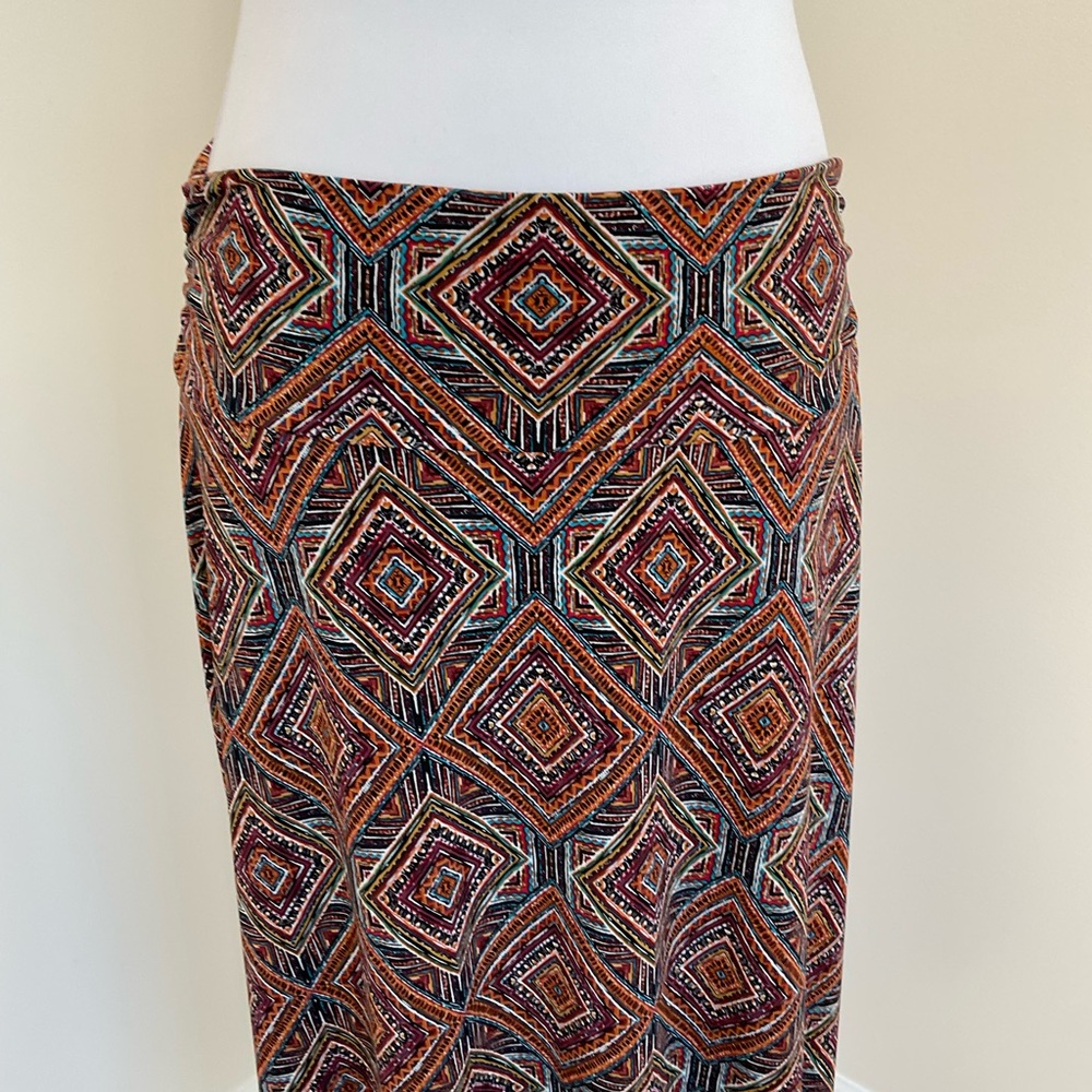 Bobeau Geometric Patterned Midi Skirt - Picture 2 of 6